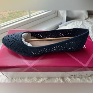 Navy blue flats